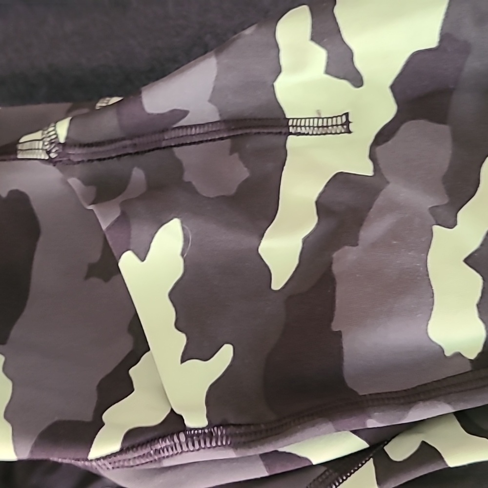 Lululemon Fast and Free crop pants - Picture 4 of 5
